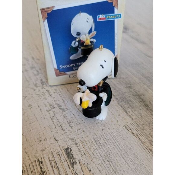 Hallmark Snoopy the Magnificent 2005 ornament Xmas - Picture 2 of 6